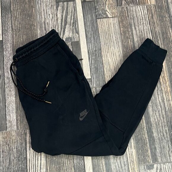 🔥🔥 NIKE TECH Jogger Tapered Leg Fleece Sweatpants Black Men Size Medium - GUC - Picture 1 of 10